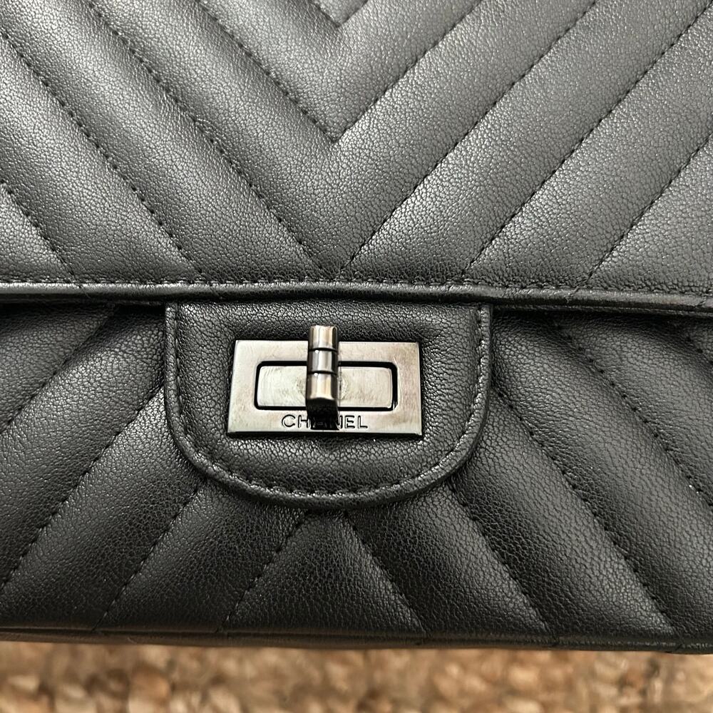 Chanel Reissue 226 Black Chevron Calfskin All Black HW Limited Full Set - Picture 11 of 16